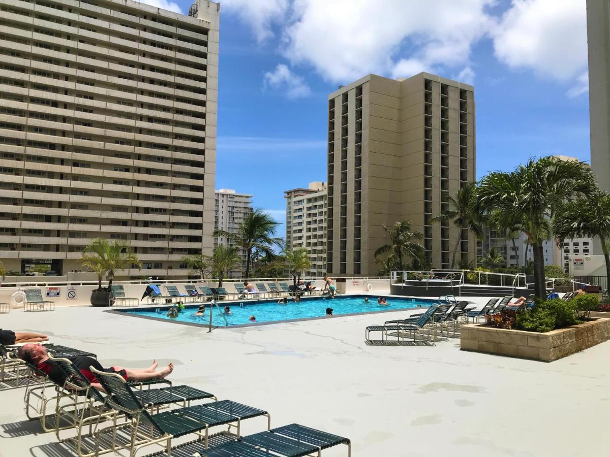 Beautifully Remodeled Ocean View Condo With Free Parking Honolulu Exterior photo