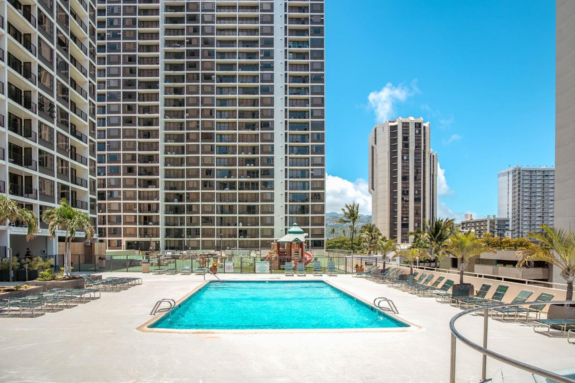 Beautifully Remodeled Ocean View Condo With Free Parking Honolulu Exterior photo